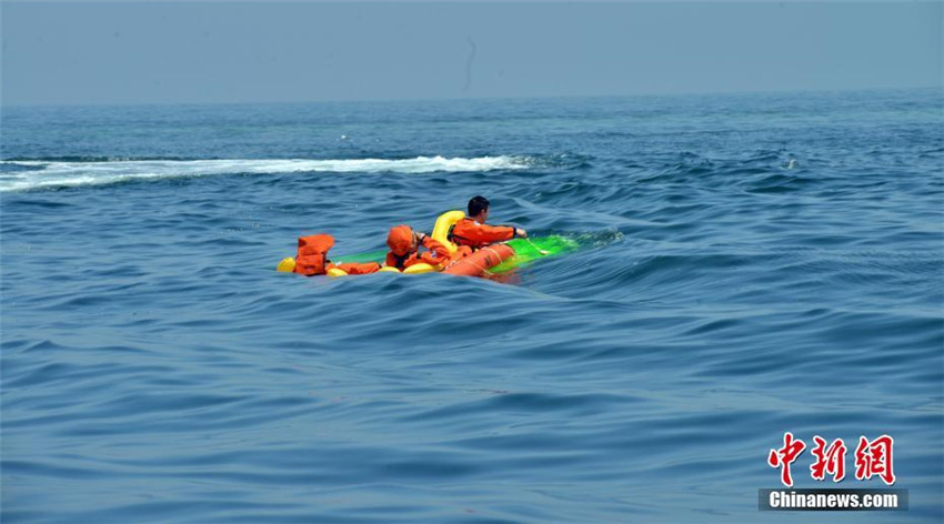 Chinesische und europ?ische Astronauten absolvieren Seerettungstraining
