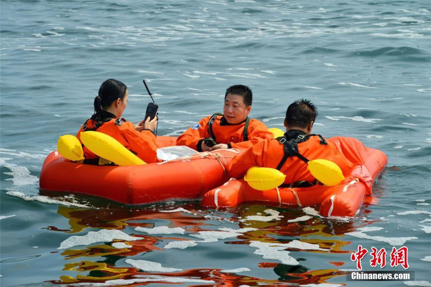 Chinesische und europ?ische Astronauten absolvieren Seerettungstraining