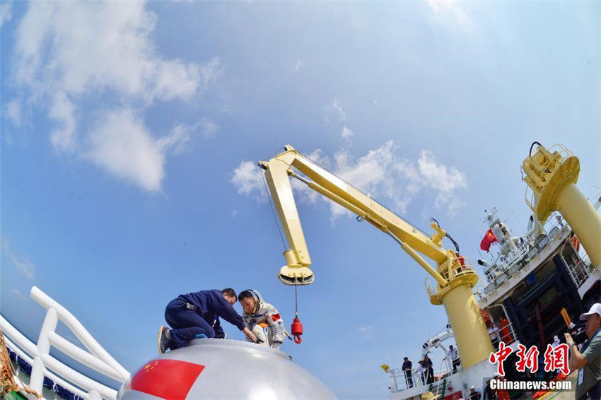 Chinesische und europ?ische Astronauten absolvieren Seerettungstraining