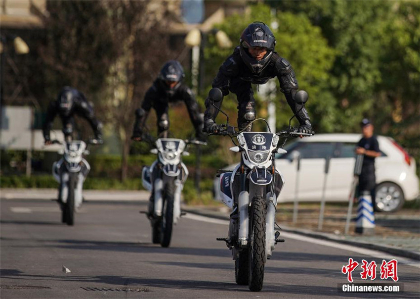 Chongqinger Polizei übt für den Terror-Ernstfall