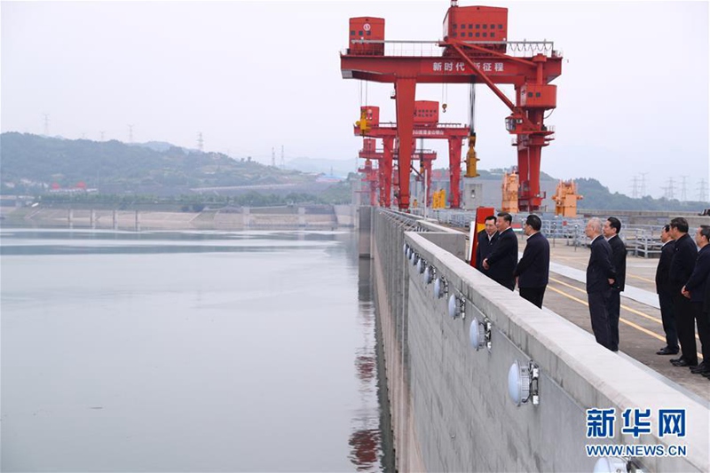 Xi Jinping besichtigte den Drei-Schluchten-Staudamm