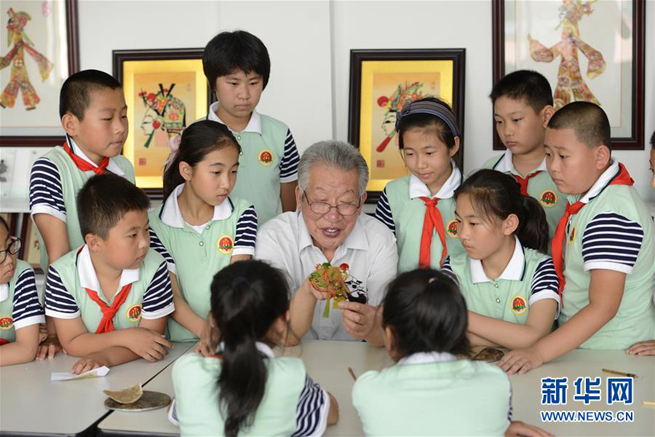 Volkskunst: Schattenspiel-Kurse in Hebei