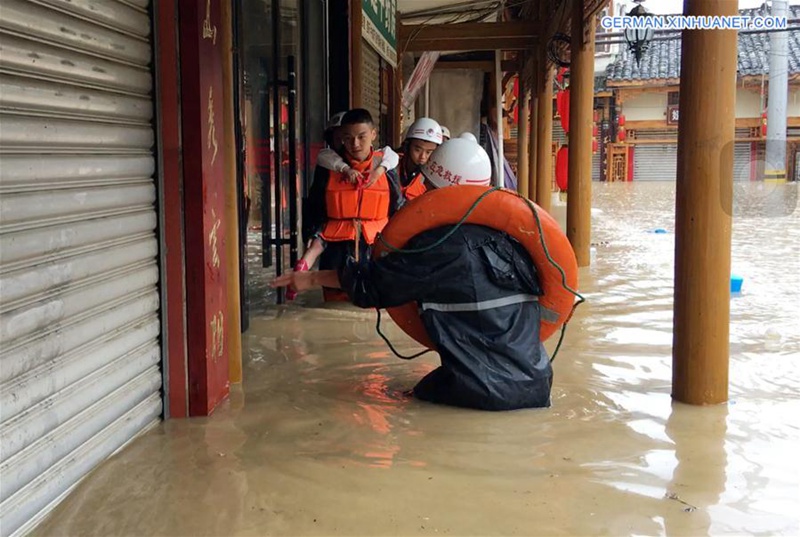 Evakuierung der Anwohner im von Regenf?llen betroffenen Kreis Wenxian