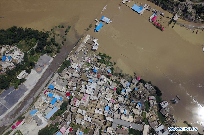 Rettungsarbeit nach dem Erdrutsch in Gansu l?uft an