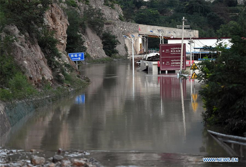 Rettungsarbeit nach dem Erdrutsch in Gansu l?uft an