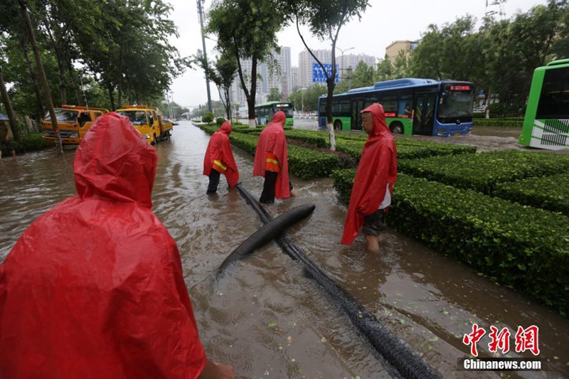 Beijing ist von sintflutartigen Regenf?llen betroffen