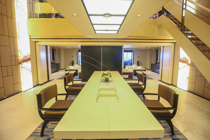 Asiens gr??te Yacht stellt sich vor