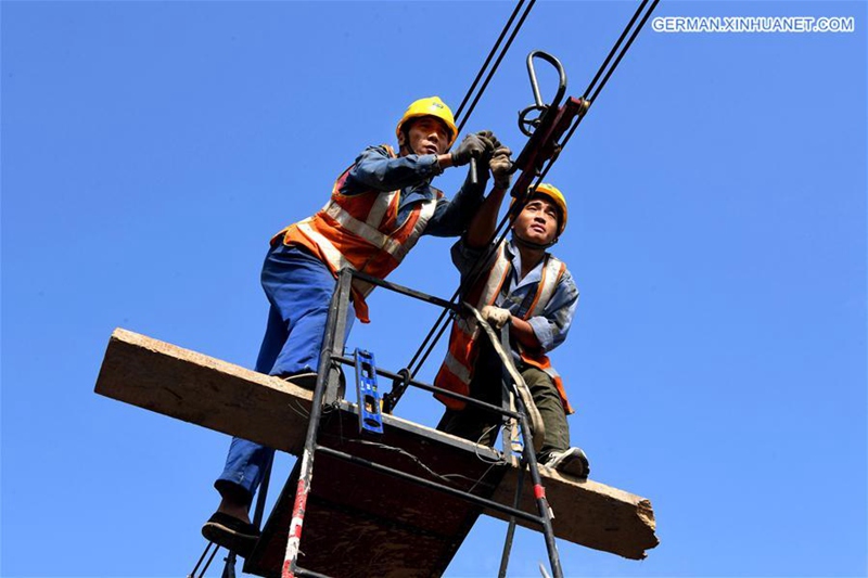 Bahnarbeiter bleiben bei ihren Jobs w?hrend des Mittherbstfests