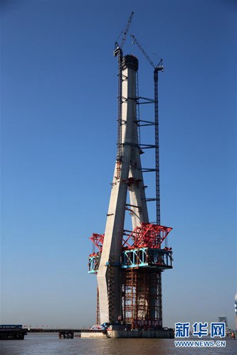 Weltgr??te Schr?gseilbrücke in wichtiger Bauphase