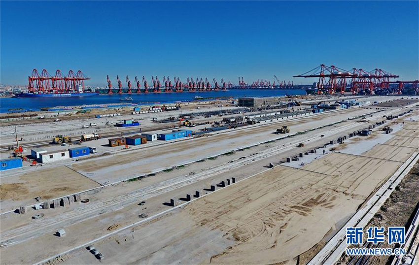 Erster vollautomatisierter Containerhafen in Hebei im Bau