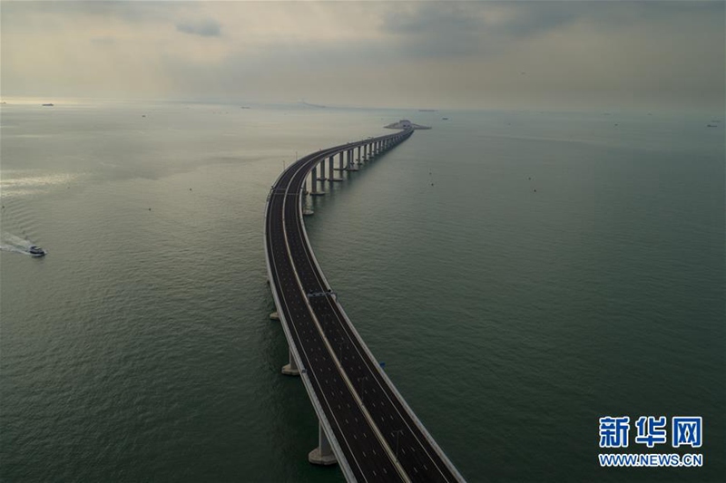 Hongkong-Zhuhai-Macao-Brücke in Betrieb genommen