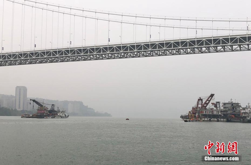 Lage des in Fluss gestürzten Busses best?tigt