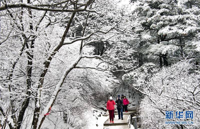 Schneelandschaft am westlichen heiligen Berg Huashan