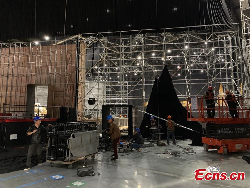 Italienische Modemarke D & G sagt Show aufgrund rassistischer Bemerkungen ab