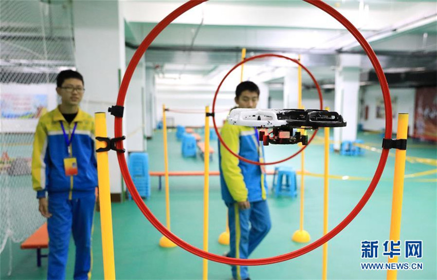 Sportfest der Wissenschaft und Technologie voller Charme für Schüler