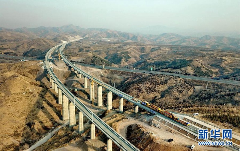 Schienen der Chongli-Eisenbahnstrecke werden gelegt