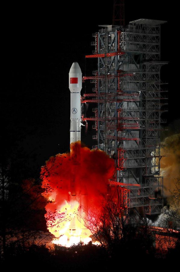 China bringt neuen Kommunikationssatelliten ins All