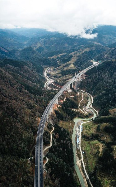 Autobahn Libo-Rongjiang für Verkehr freigegeben