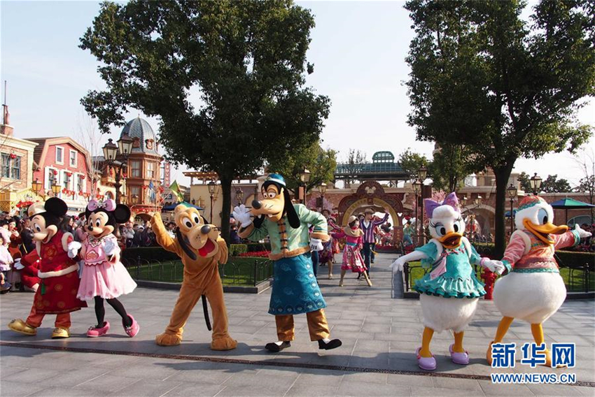 Disneyland Shanghai breitet sich auf das Frühlingsfest vor