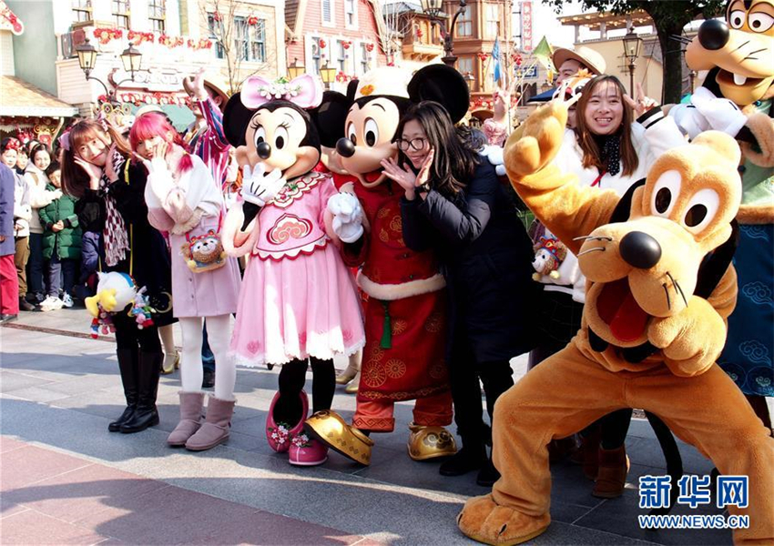 Disneyland Shanghai breitet sich auf das Frühlingsfest vor