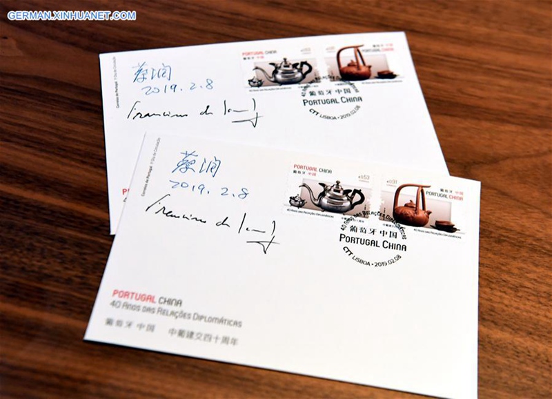 Sonderbriefmarken zum 40. Jahrestag der Aufnahme diplomatischer Beziehungen zwischen Portugal und China herausgegeben