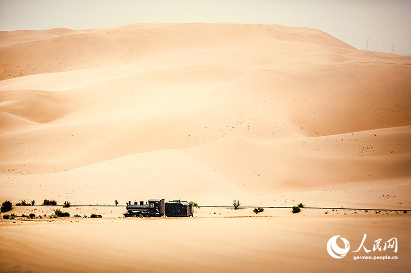 Innere Mongolei: Skurriler Touristenort in der Kubiqi-Wüste