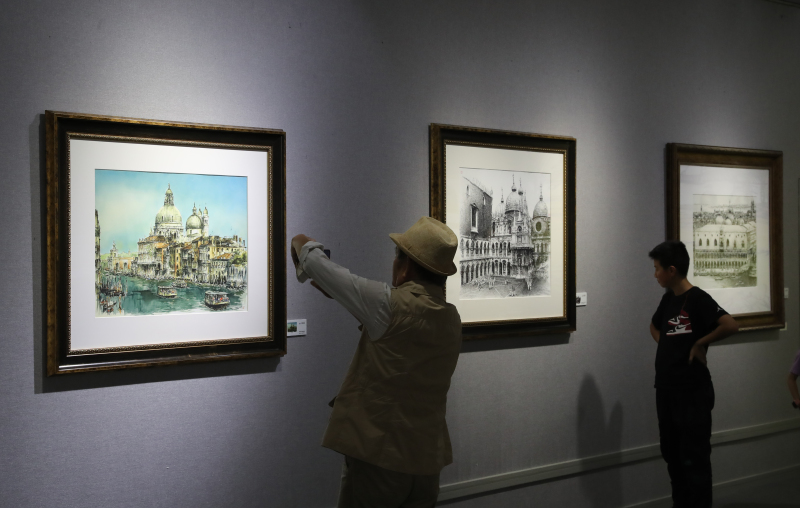 ?Die Welt auf der Spitze des Stiftes“ – Tang Liangs Füllfederzeichnungen in Kunming