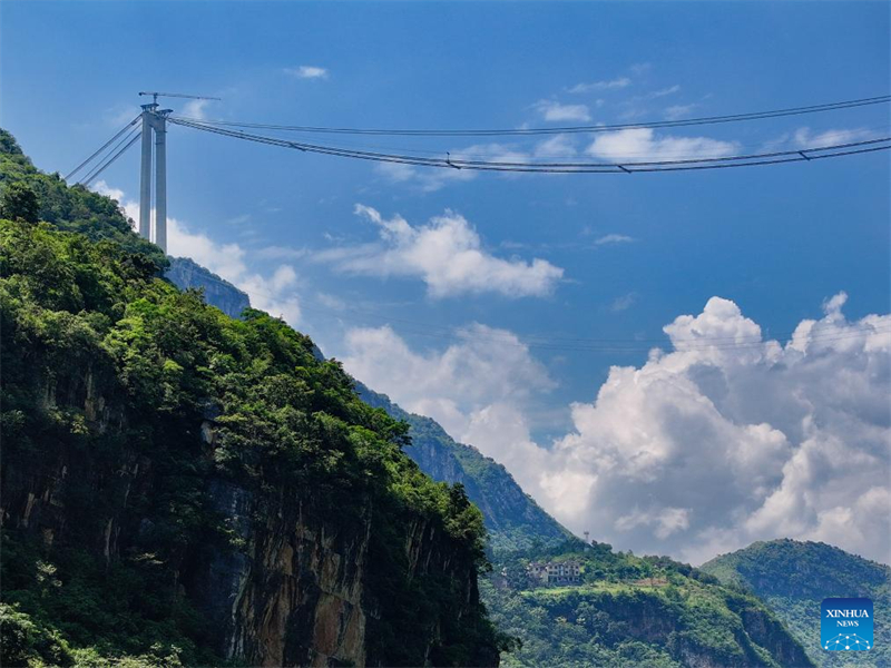 Huajiang-Grand-Canyon-Brücke soll h?chste Brücke der Welt werden