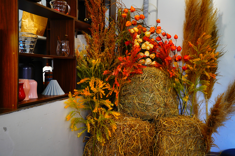 Herbstromantik in einem Café in Beijing