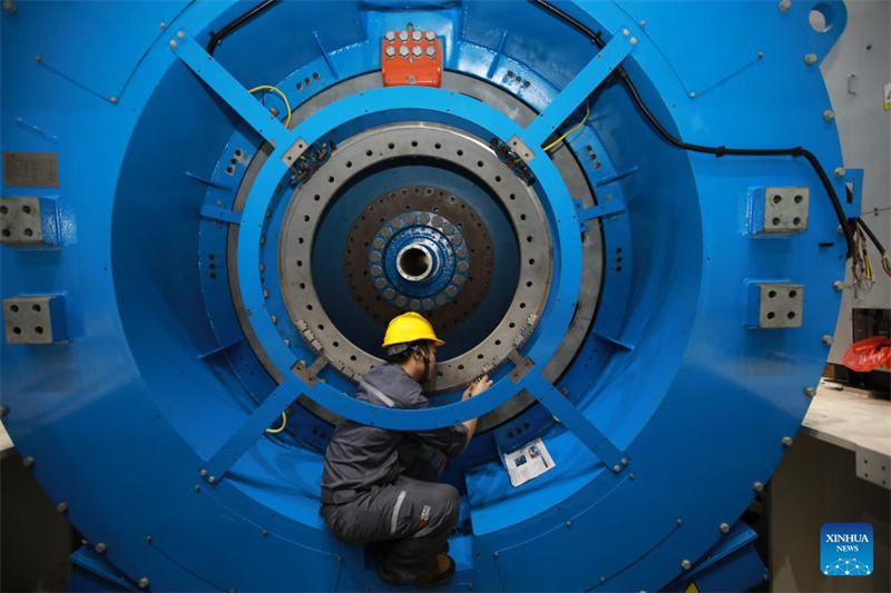 China produziert die gr??te schwimmende Offshore-Windkraftanlage der Welt