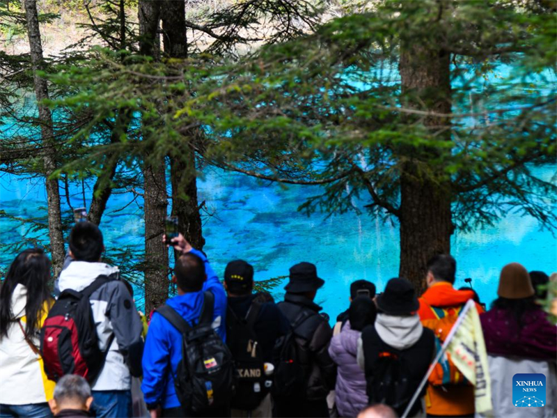Neue Schnellstra?e soll Touristen Zugang zum Jiuzhaigou erleichtern