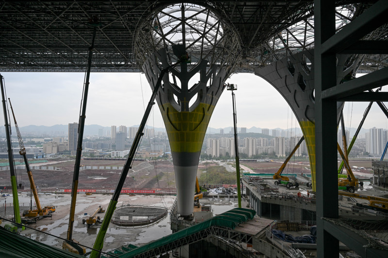 Gr??ter Bahnknotenpunkt im Westen Chinas soll 2025 in Betrieb gehen