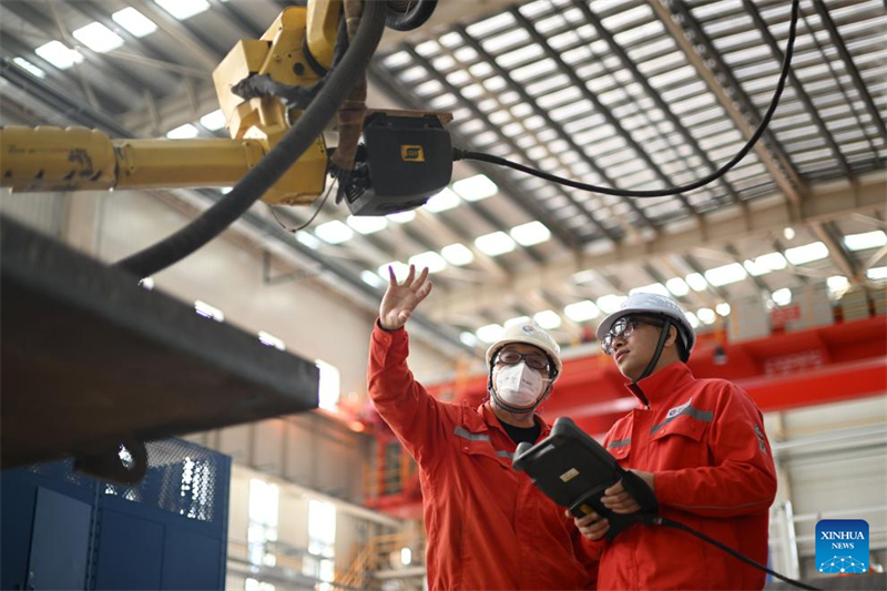 Chinas erste ?Smart Factory“ für Offshore-?l- und -Gasanlagen voll betriebsbereit