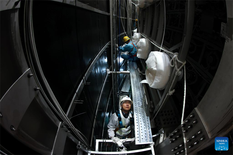 China baut unterirdisches Neutrino-Observatorium