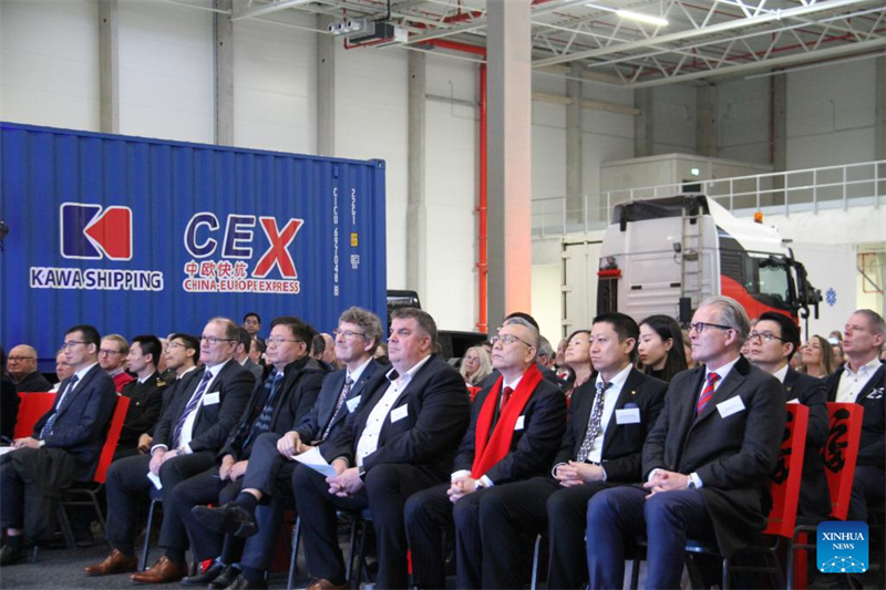 Erstes Schiff des ?China-Europa-Express“ beendet seine Jungfernfahrt