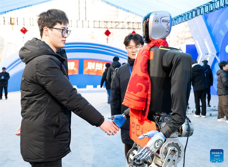 China pr?sentiert humanoide Roboter der ?Chucai“-Serie