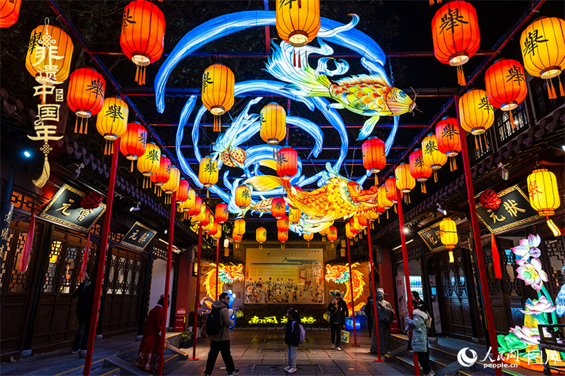 Aktivit?ten zum Laternenfest in ganz China