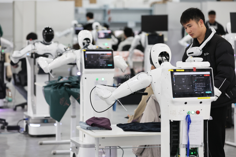 Shanghais erste Fabrik für humanoide Roboter beginnt mit Massenproduktion