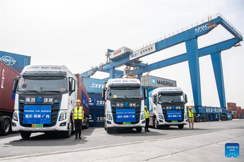 China startet erste überregionale Route für schwere Lkw mit Wasserstoff-Antrieb