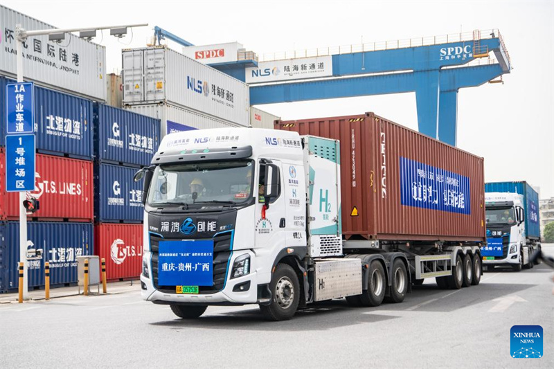 China startet erste überregionale Route für schwere Lkw mit Wasserstoff-Antrieb