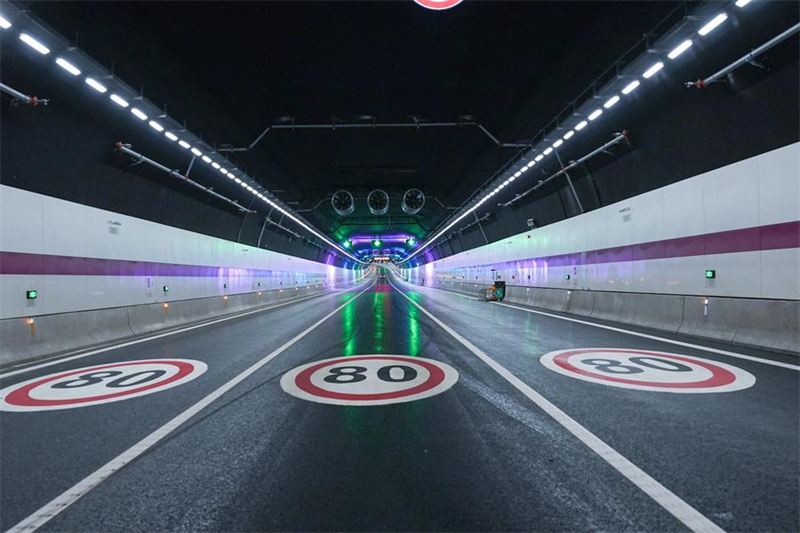 Renovierungsprojekt auf ?stlicher Ringstra?e in Beijing für Verkehr freigegeben