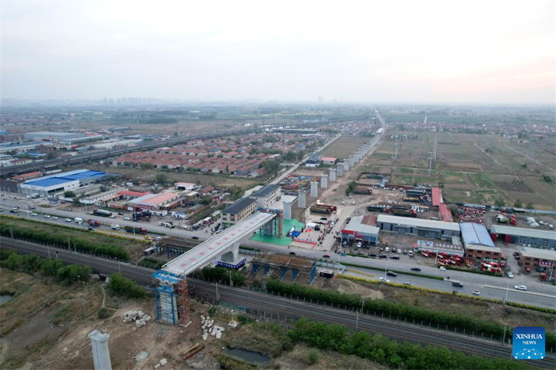 Drehbrücke der Intercity-Strecke Shijiazhuang-Hengshui-Cangzhou-Huanghua Hafen im Bau