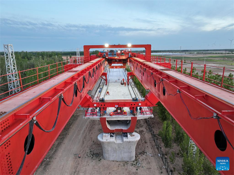 Die Tr?germontage im Abschnitt Hebei der Hochgeschwindigkeitsstrecke Xiong’an–Shangqiu ist vollst?ndig abgeschlossen