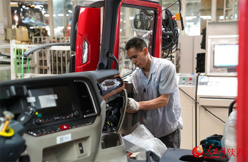 Intelligente Produktion von schweren Lkw in der Fabrik von Shaanxi Automobile