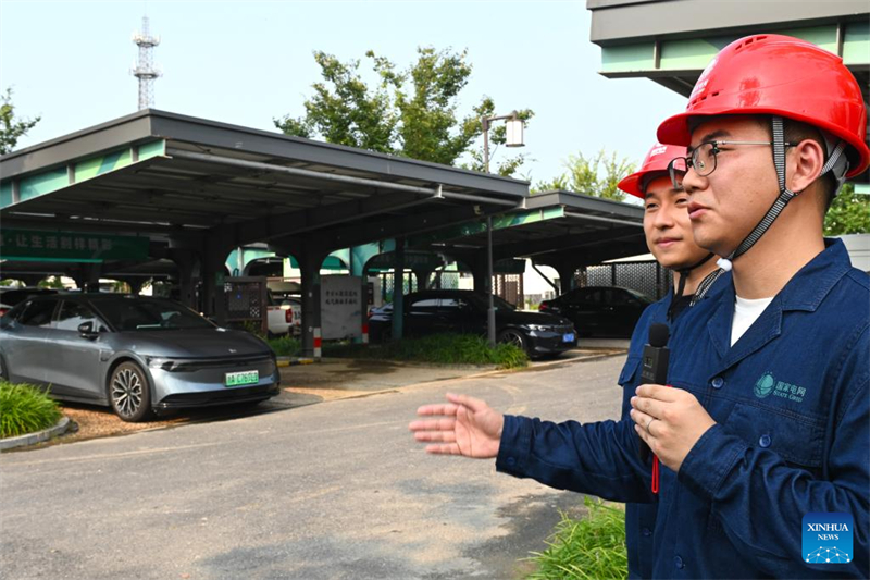Dorfgemeinschaft nutzt aktiv M?glichkeiten zur Reduktion von Umweltbelastungen und Kohlenstoffemissionen