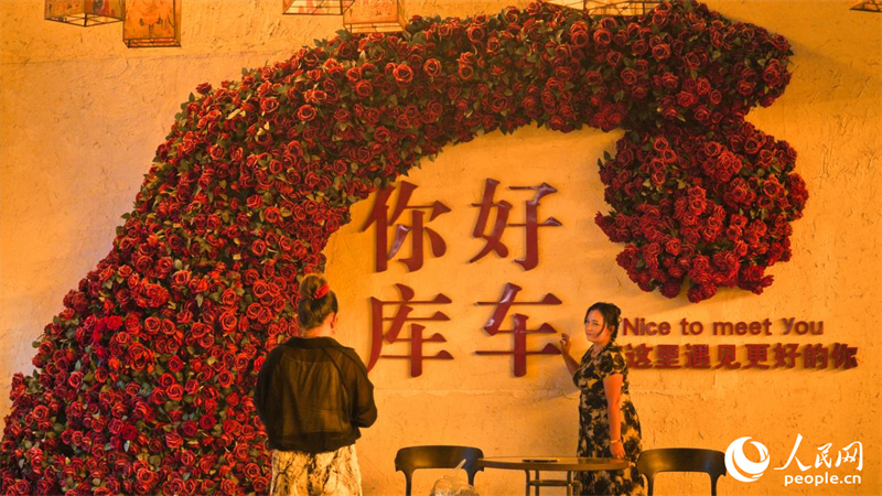 Die Altstadt von Kuqa bei Nacht