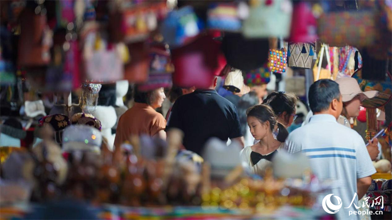 Die Altstadt von Kuqa bei Nacht