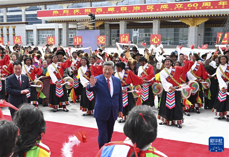 Xi Jinping verl?sst Xizang nach Teilnahme an Feierlichkeiten zum 60. Gründungsjubil?um der Region