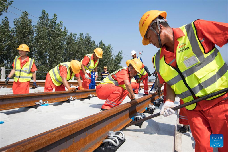 Gleisverlegung für Hochgeschwindigkeitsstrecke Xiong'an–Shangqiu startet