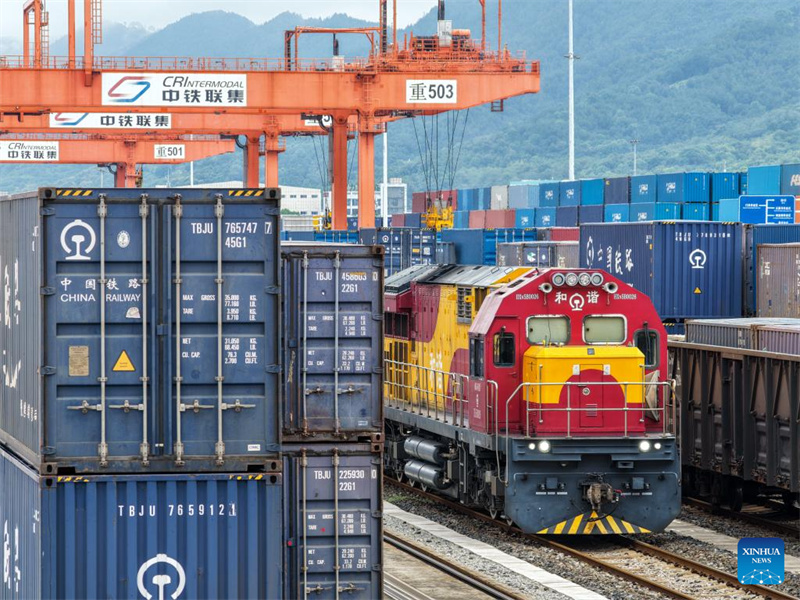 China-Europa-Güterzugdienst operiert über 3.400 Fahrten aus Südwestchina